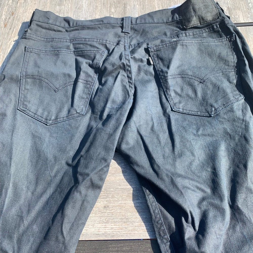 Levi 569 - Black